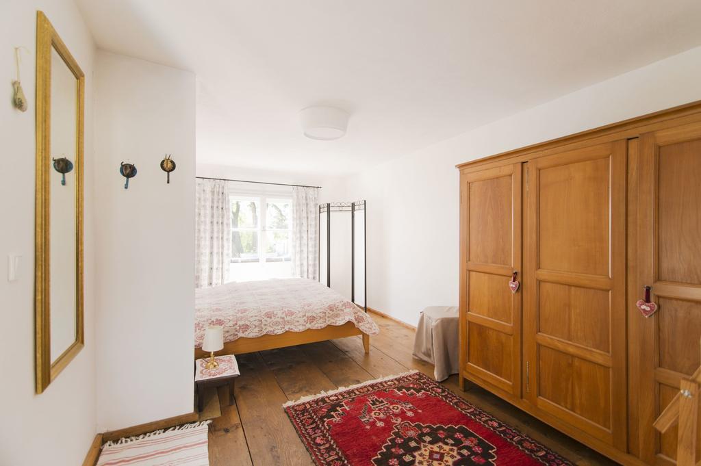 Historischer Pfarrhof Niederleierndorf Langquaid Zimmer foto