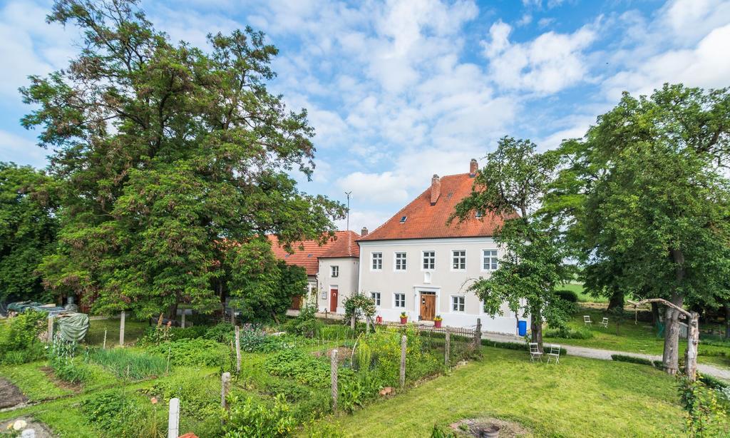 Historischer Pfarrhof Niederleierndorf Langquaid Exterior foto