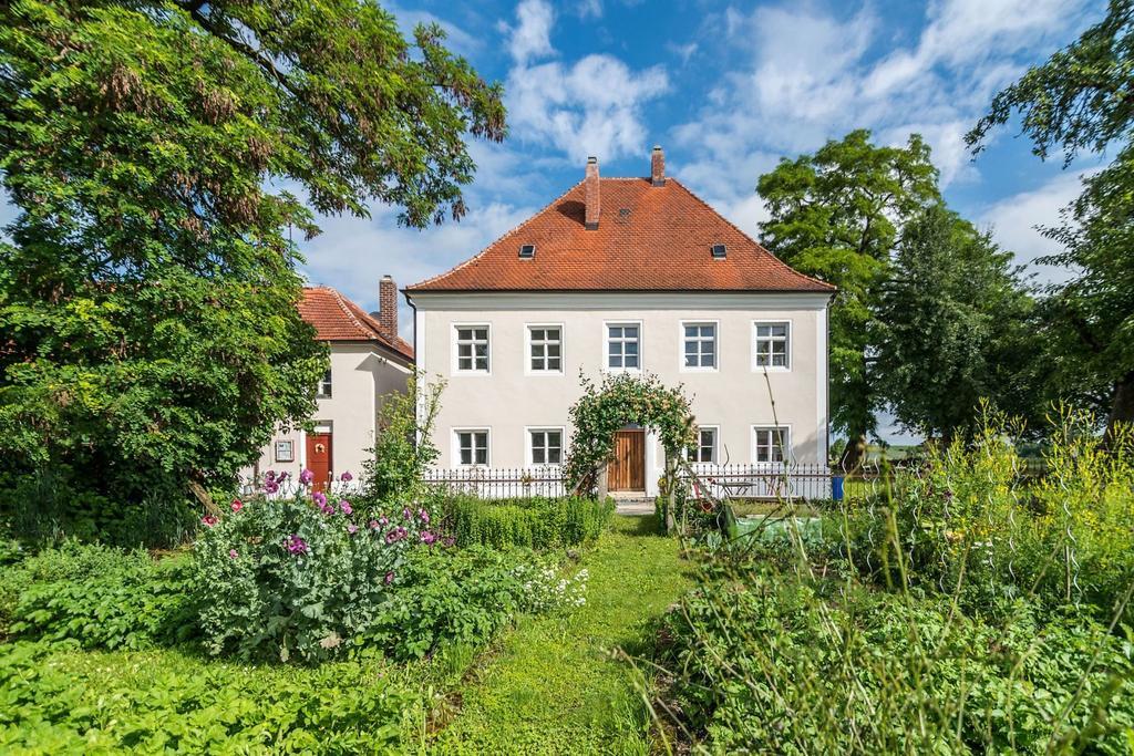 Historischer Pfarrhof Niederleierndorf Langquaid Exterior foto